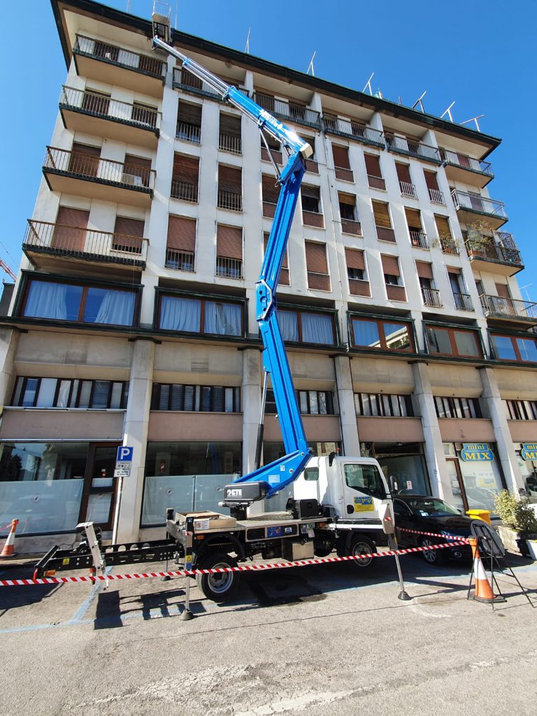 braccio della gru per interventi aerei